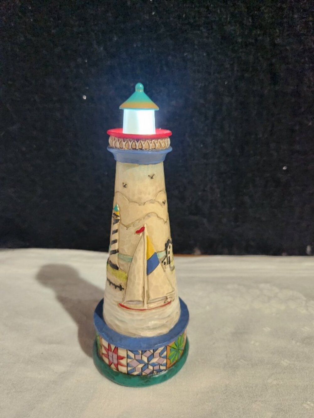 Jim Shore "Light Up Heartwood Creek Lighthouse" Figurine - Picture 2 of 8